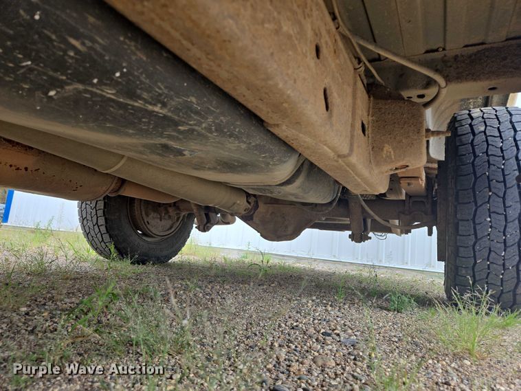 image for item DY1300 2000 Chevrolet Express 2500 van