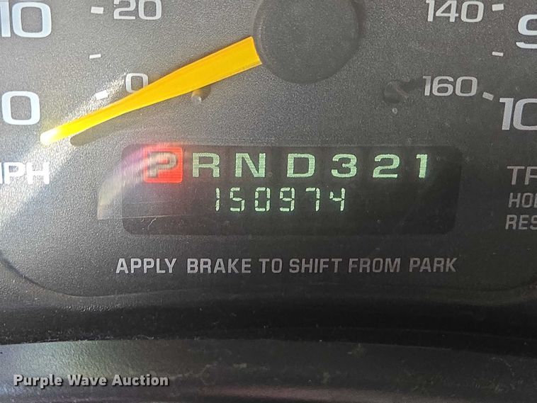 image for item DY1300 2000 Chevrolet Express 2500 van