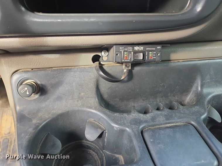 image for item DY1300 2000 Chevrolet Express 2500 van