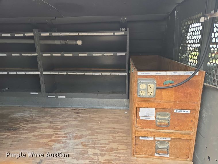 image for item DY1300 2000 Chevrolet Express 2500 van