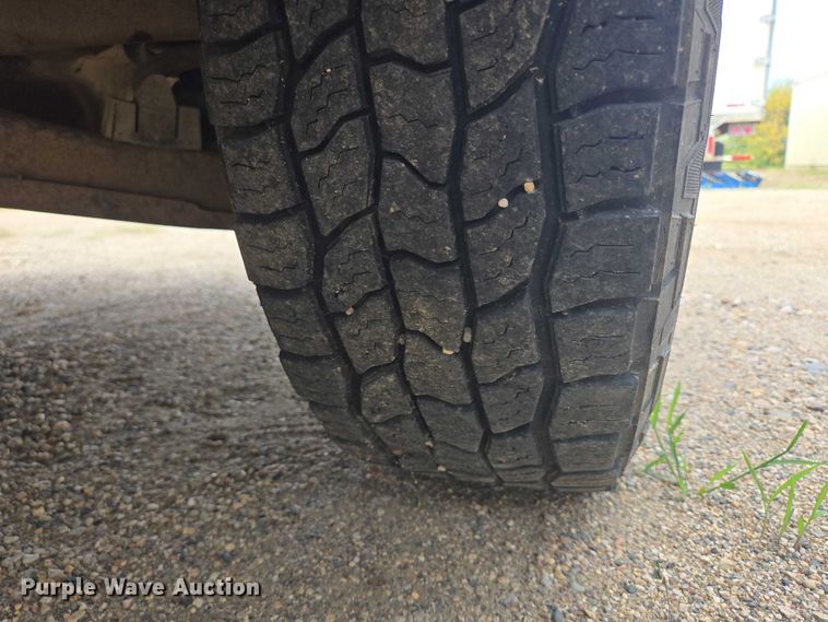 image for item DY1300 2000 Chevrolet Express 2500 van