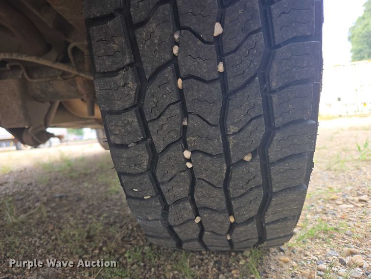 image for item DY1300 2000 Chevrolet Express 2500 van