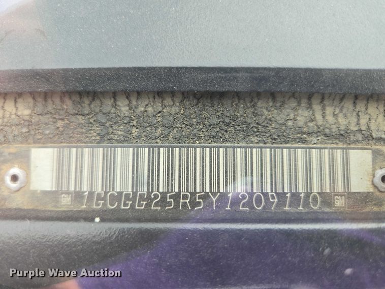 image for item DY1300 2000 Chevrolet Express 2500 van