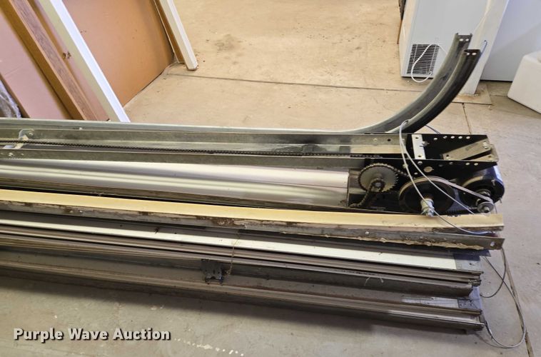 image for item DY1309 Garage door