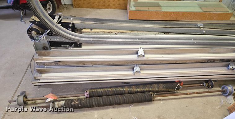 image for item DY1309 Garage door