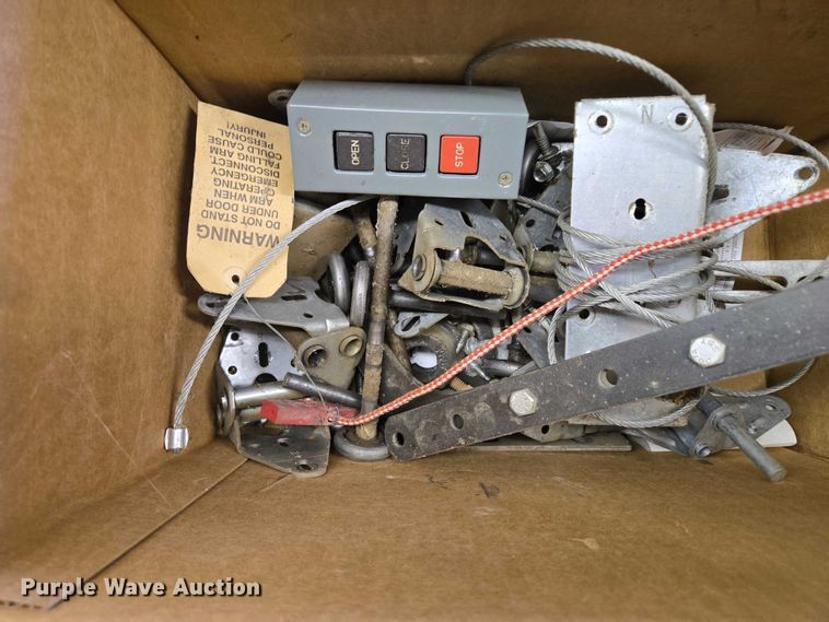 image for item DY1309 Garage door