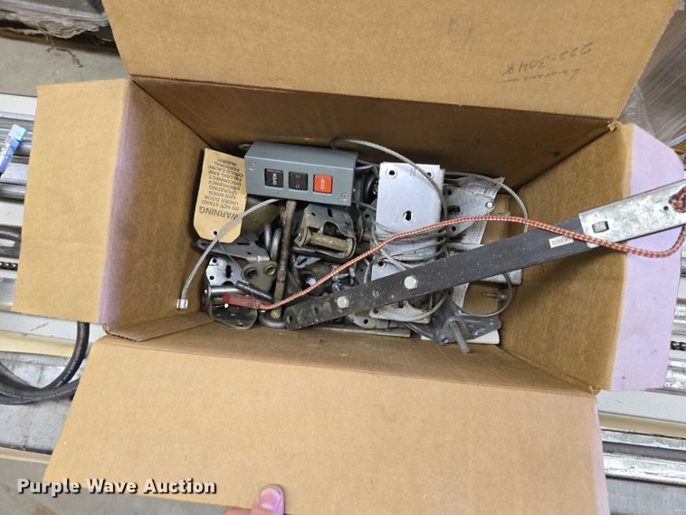 image for item DY1309 Garage door