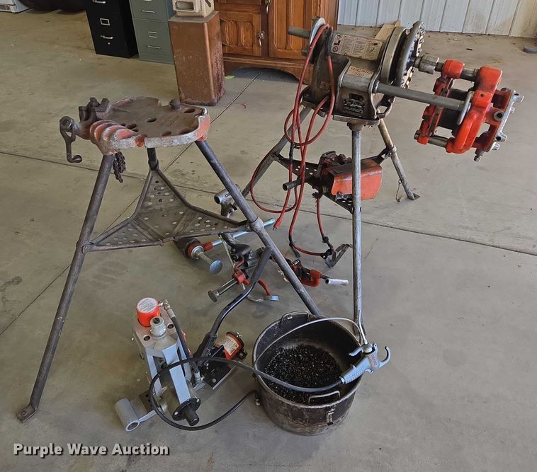 image for item DY1314 Rigid 300 pipe threader