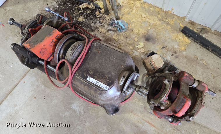 image for item DY1315 (2) pipe threaders