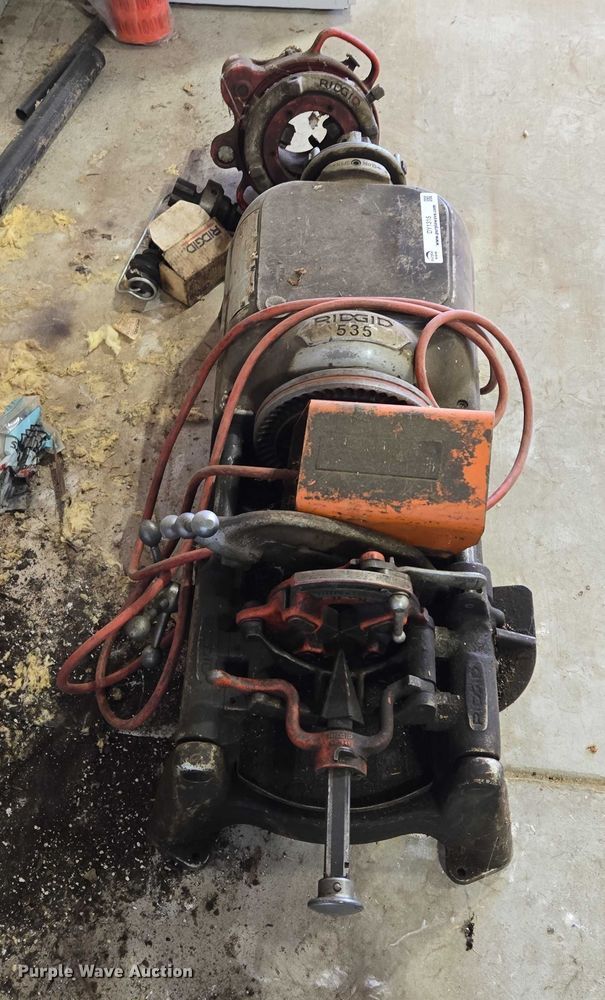 image for item DY1315 (2) pipe threaders