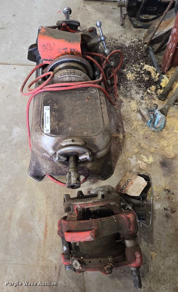 image for item DY1315 (2) pipe threaders