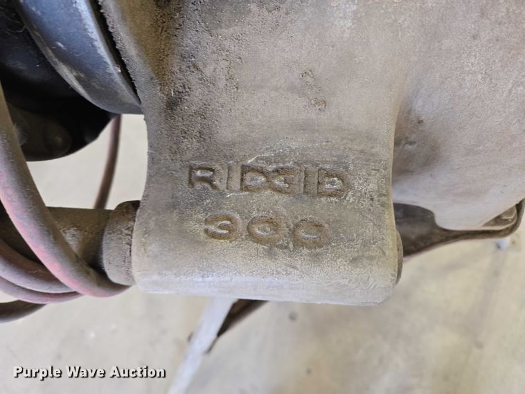 image for item DY1315 (2) pipe threaders