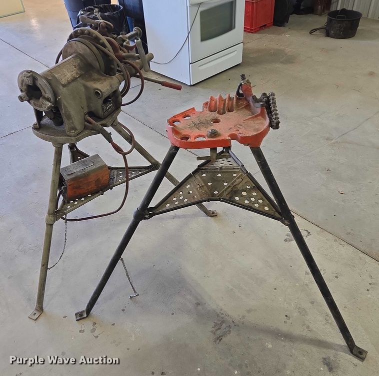 image for item DY1315 (2) pipe threaders