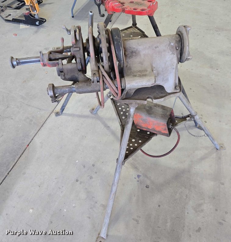 image for item DY1315 (2) pipe threaders