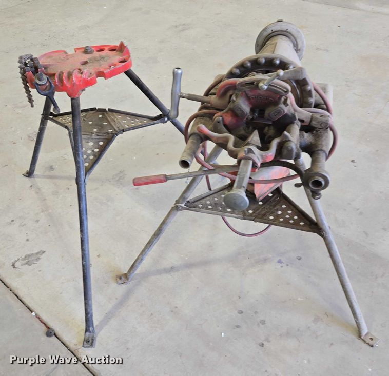 image for item DY1315 (2) pipe threaders