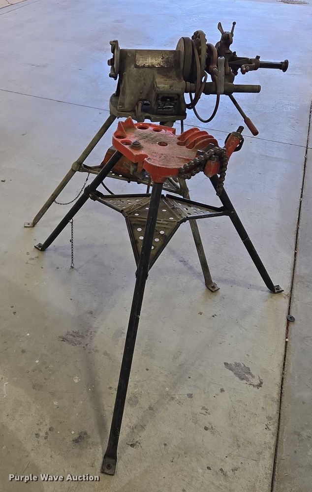 image for item DY1315 (2) pipe threaders