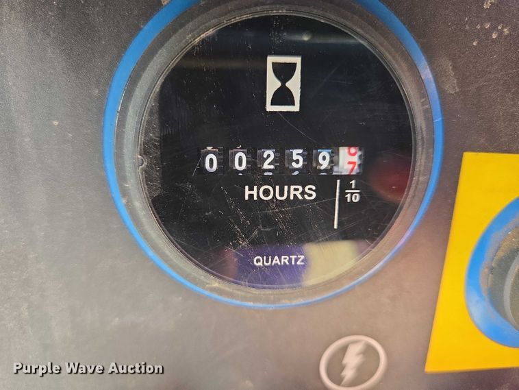 image for item DY1316 2005 Genie GS-3268 DC scissor lift