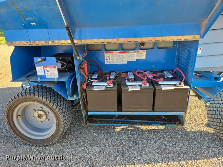 image for item DY1316 2005 Genie GS-3268 DC scissor lift