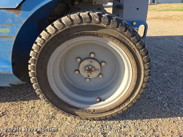 image for item DY1316 2005 Genie GS-3268 DC scissor lift