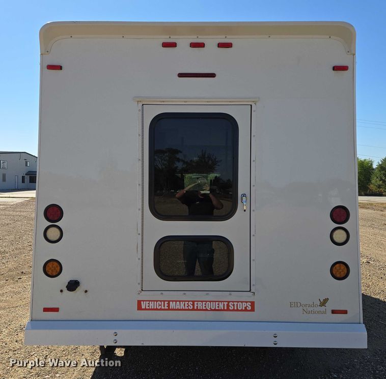 image for item DY1377 2016 Ford Eldorado shuttle bus