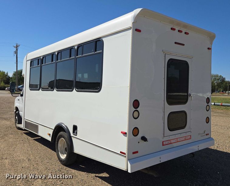 image for item DY1377 2016 Ford Eldorado shuttle bus