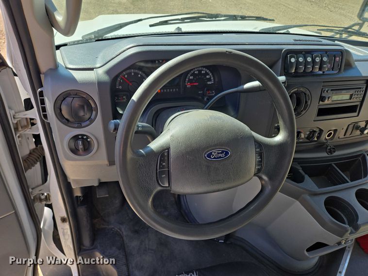 image for item DY1377 2016 Ford Eldorado shuttle bus