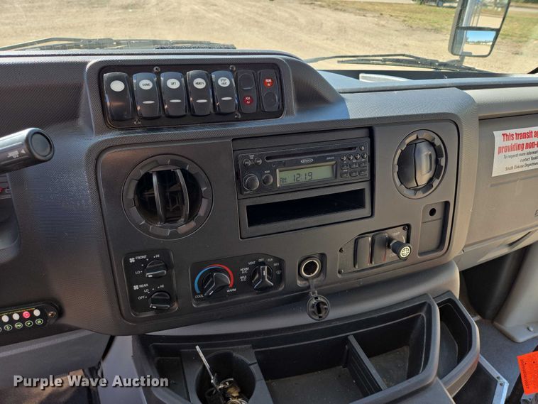 image for item DY1377 2016 Ford Eldorado shuttle bus