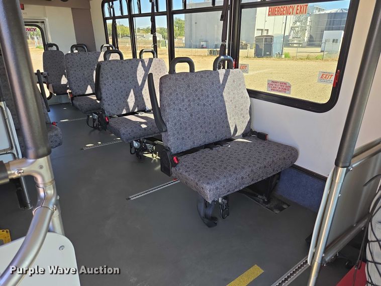 image for item DY1377 2016 Ford Eldorado shuttle bus