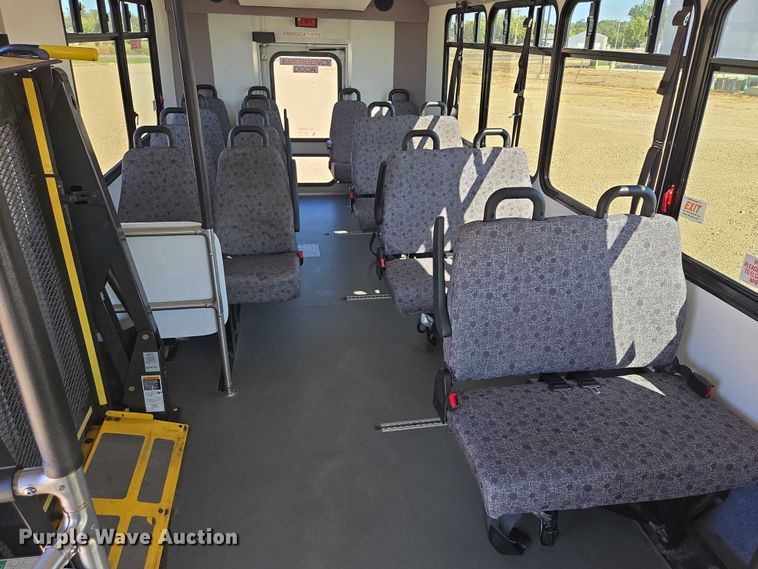 image for item DY1377 2016 Ford Eldorado shuttle bus