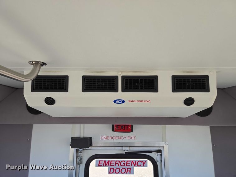 image for item DY1377 2016 Ford Eldorado shuttle bus