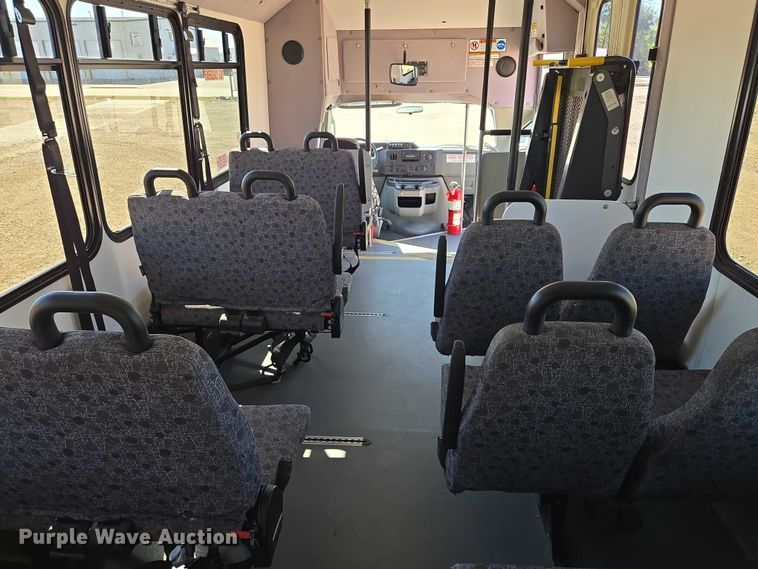 image for item DY1377 2016 Ford Eldorado shuttle bus