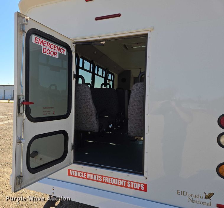 image for item DY1377 2016 Ford Eldorado shuttle bus