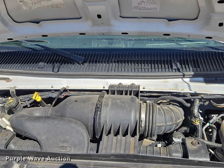 image for item DY1377 2016 Ford Eldorado shuttle bus