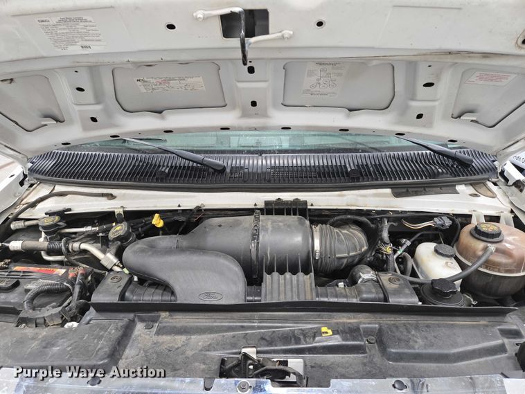 image for item DY1377 2016 Ford Eldorado shuttle bus