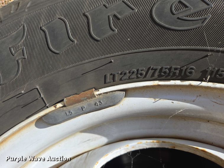 image for item DY1377 2016 Ford Eldorado shuttle bus