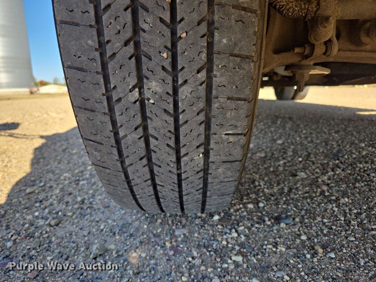 image for item DY1377 2016 Ford Eldorado shuttle bus