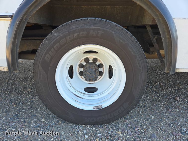 image for item DY1377 2016 Ford Eldorado shuttle bus