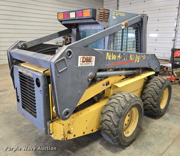 image for item DY1422 2001 New Holland LS180 skid steer loader