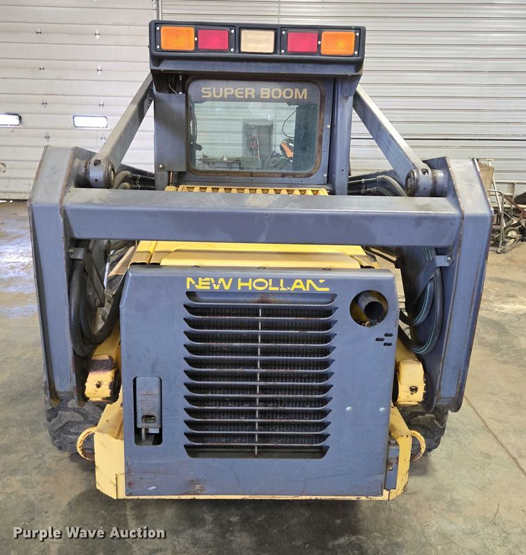 image for item DY1422 2001 New Holland LS180 skid steer loader