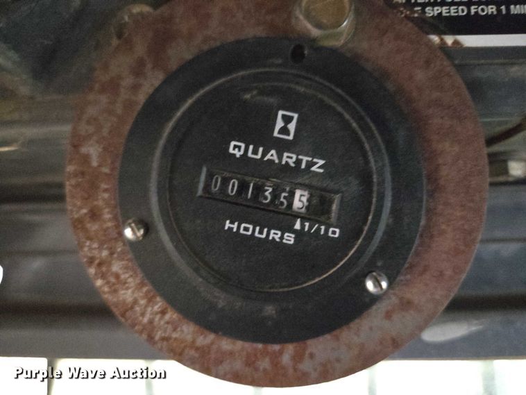 image for item DY1422 2001 New Holland LS180 skid steer loader