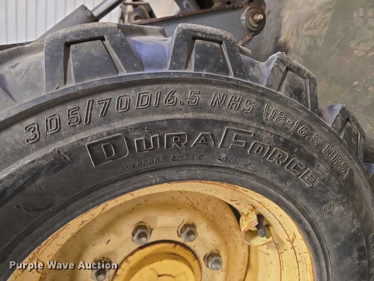 image for item DY1422 2001 New Holland LS180 skid steer loader