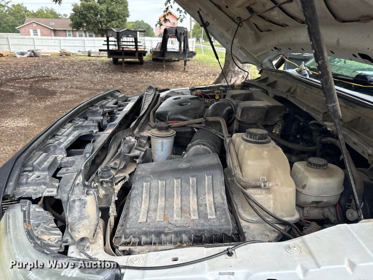 image for item DY8205 2013 Ford F250 Super Duty flatbed pickup truck