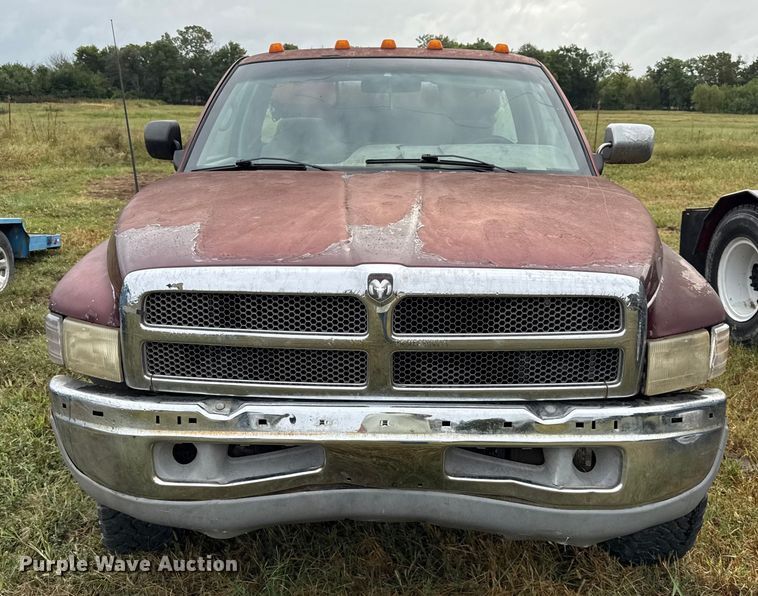 image for item DY8227 1995 Dodge Ram 2500 pickup truck cab and chassis