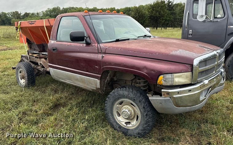 image for item DY8227 1995 Dodge Ram 2500 pickup truck cab and chassis