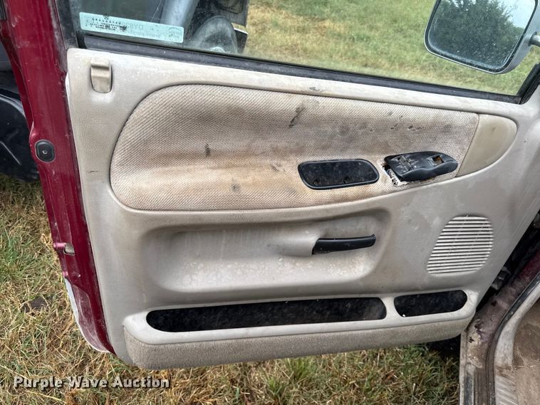 image for item DY8227 1995 Dodge Ram 2500 pickup truck cab and chassis