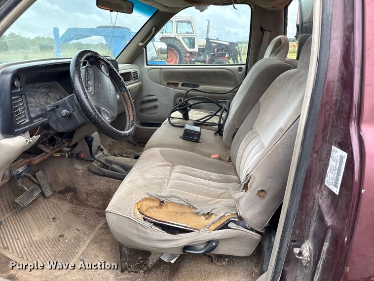 image for item DY8227 1995 Dodge Ram 2500 pickup truck cab and chassis