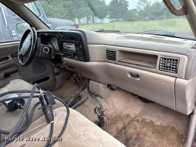 image for item DY8227 1995 Dodge Ram 2500 pickup truck cab and chassis