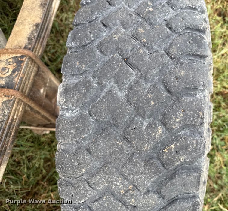 image for item DY8227 1995 Dodge Ram 2500 pickup truck cab and chassis