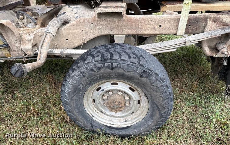 image for item DY8227 1995 Dodge Ram 2500 pickup truck cab and chassis