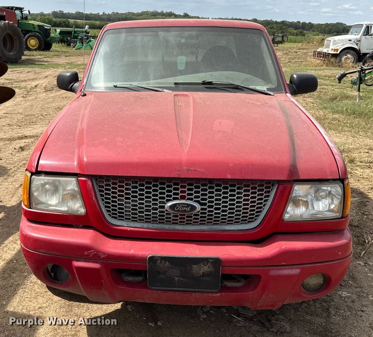 image for item DY8251 2002 Ford Ranger SuperCab pickup truck